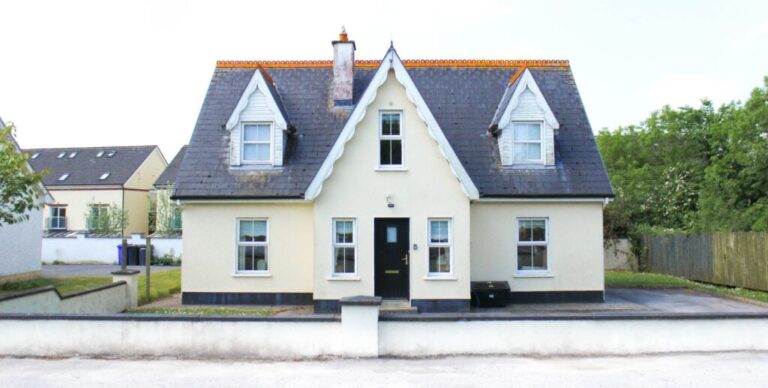 What to Look for When Buying a Rental Property (7 Considerations)
