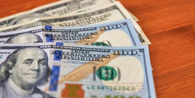 one hundred dollar bills
