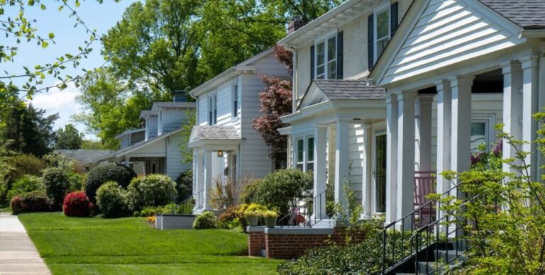 houses on a neighborhood street